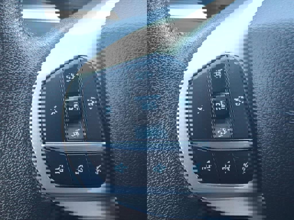 Certified 2022 Ford Explorer XLT w/ Equipment Group 202A image 25