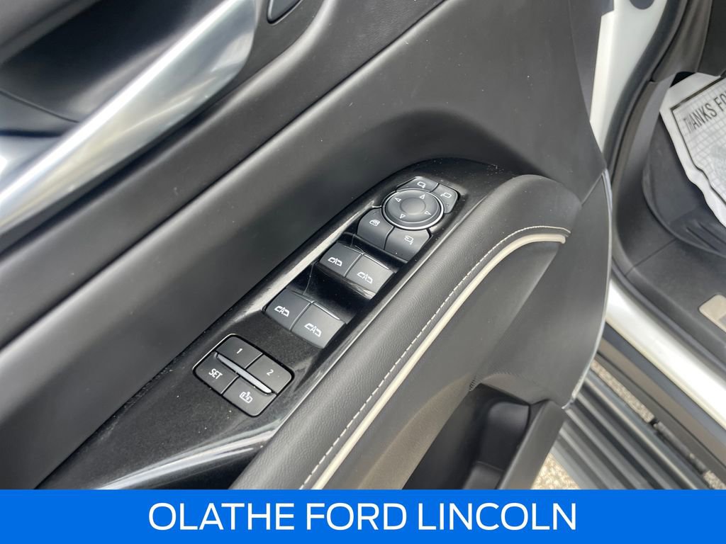 Used 2024 Cadillac Escalade Sport Platinum w/ LPO, ONYX Package AWD/4WD image 14