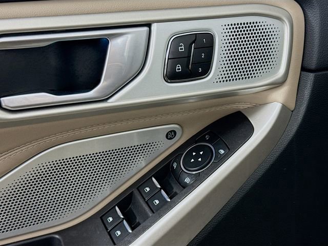 Certified 2023 Ford Explorer Limited w/ Limited Technology Package image 18
