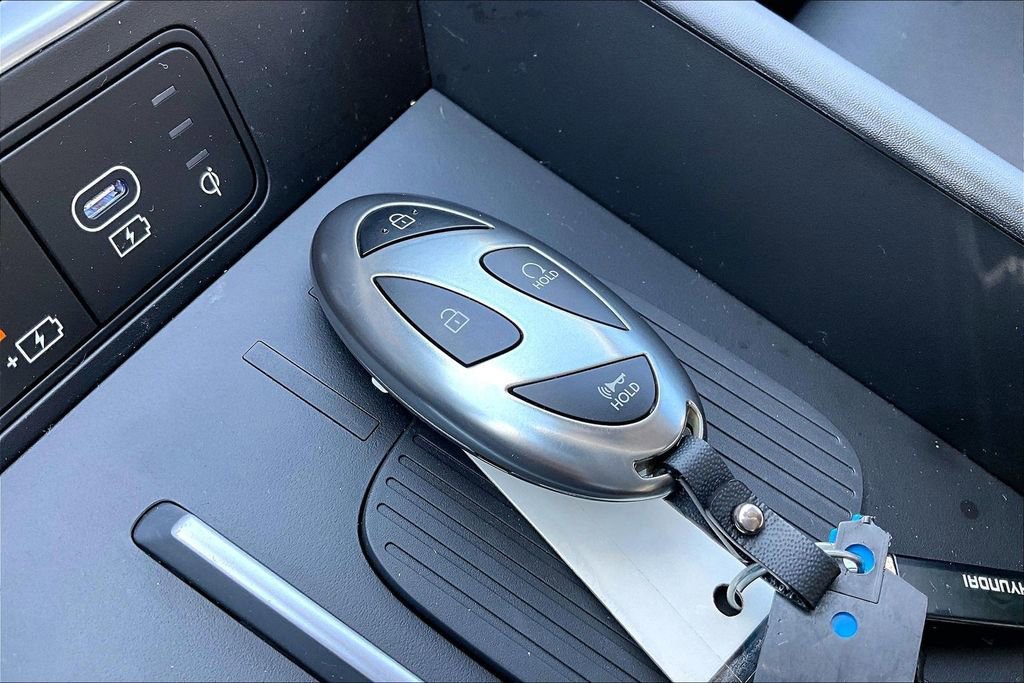 Used 2025 Hyundai Santa Fe XRT AWD/4WD image 13