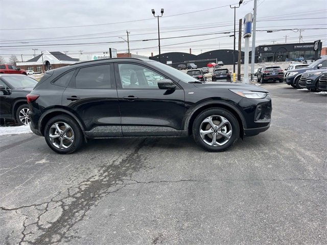 Certified 2025 Ford Escape ST-Line video 2
