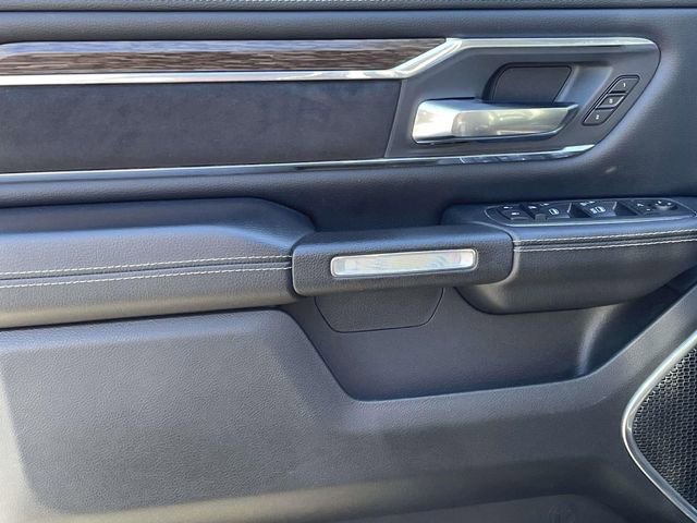 Used 2019 RAM 1500 Laramie AWD/4WD image 15