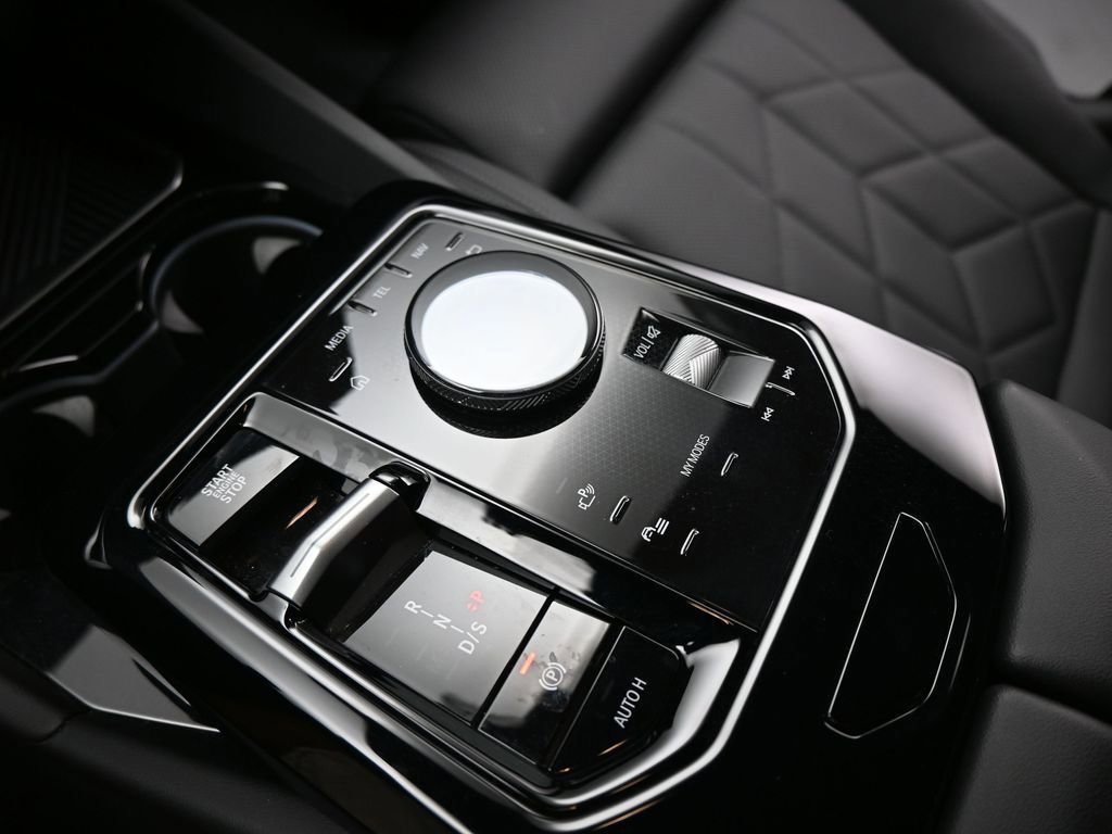 Used 2025 BMW 530i image 42