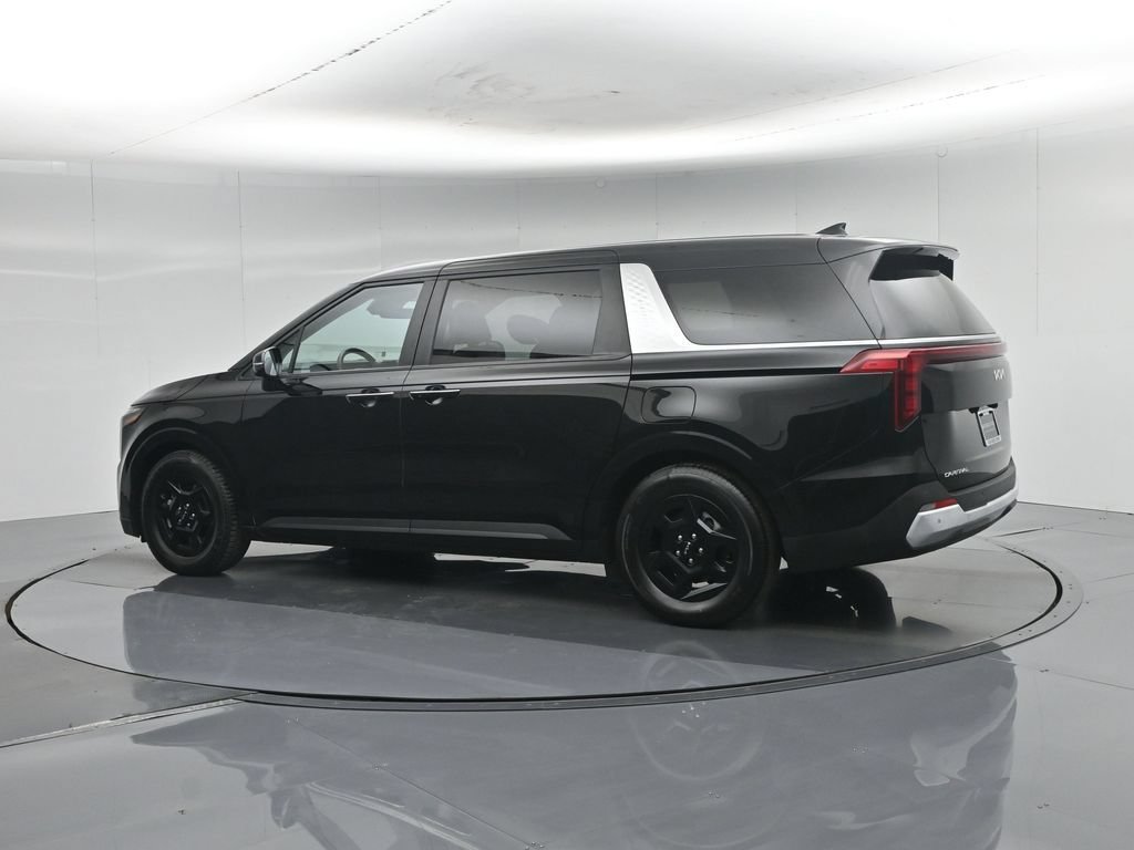 Used 2026 Kia Carnival FWD image 7