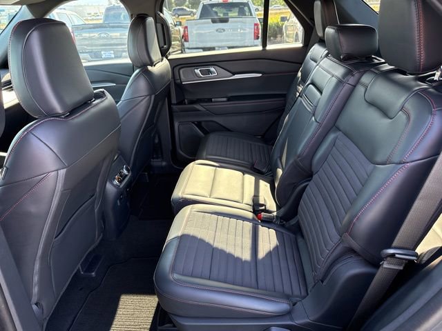 Certified 2025 Ford Explorer ST-Line w/ ST-Line Street Pack image 13