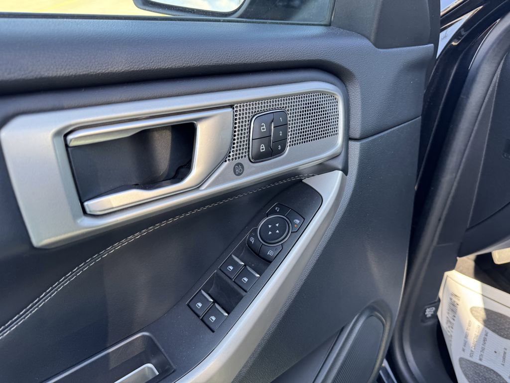 Certified 2023 Ford Explorer Limited w/ Equipment Group 301A image 8