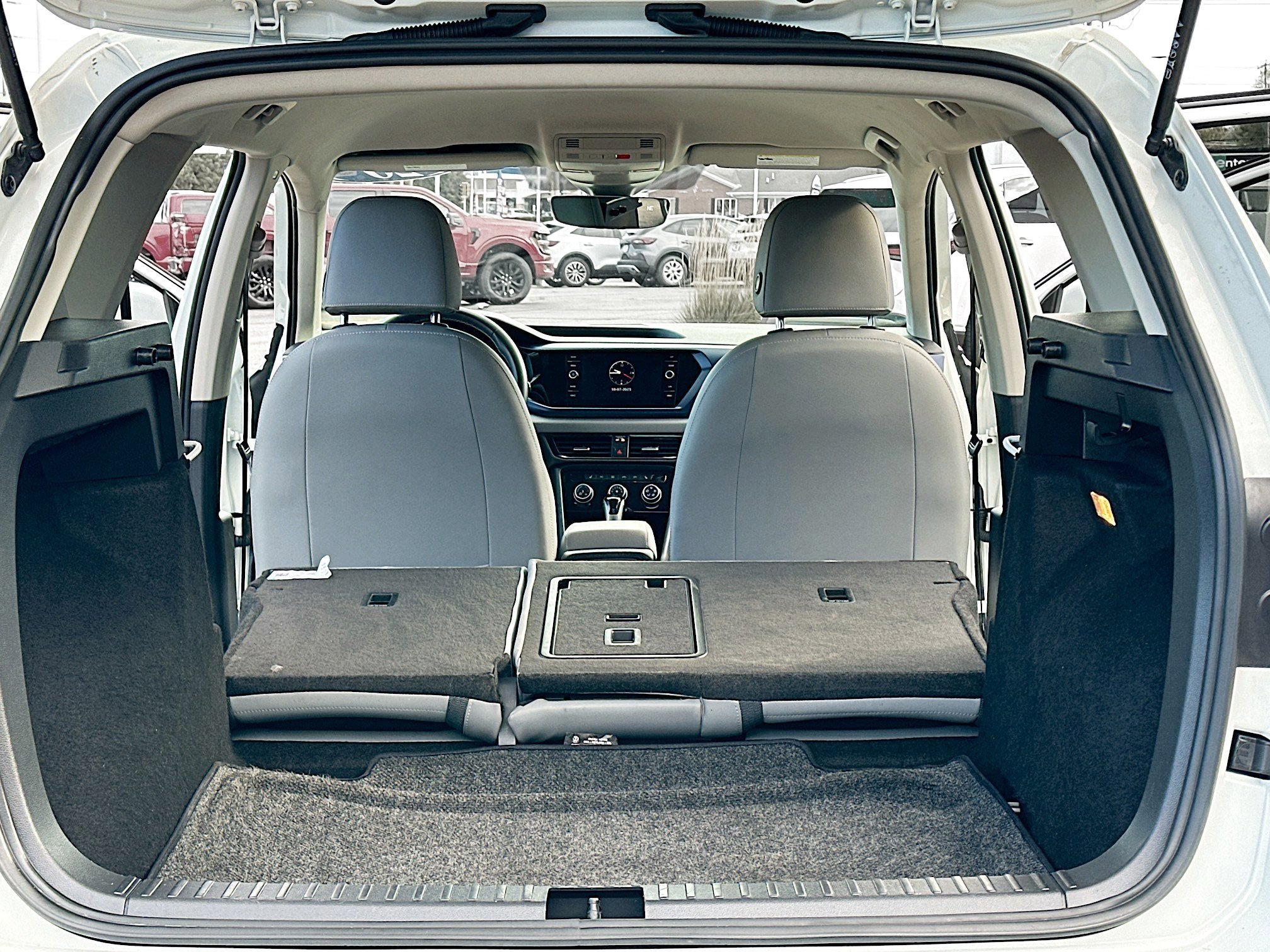 Used 2023 Volkswagen Taos SE image 10