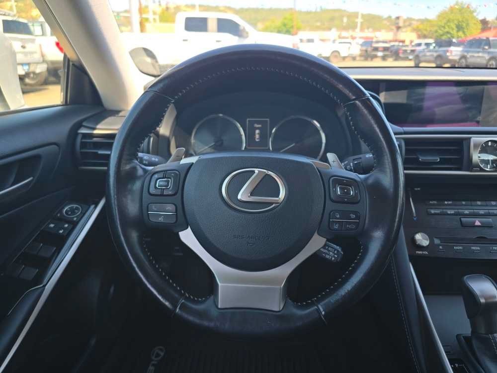 Used 2017 Lexus IS 200t RWD image 11