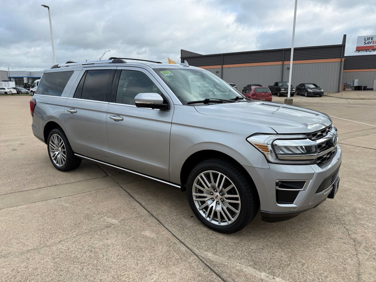 Certified 2024 Ford Expedition Max Limited AWD/4WD image 3
