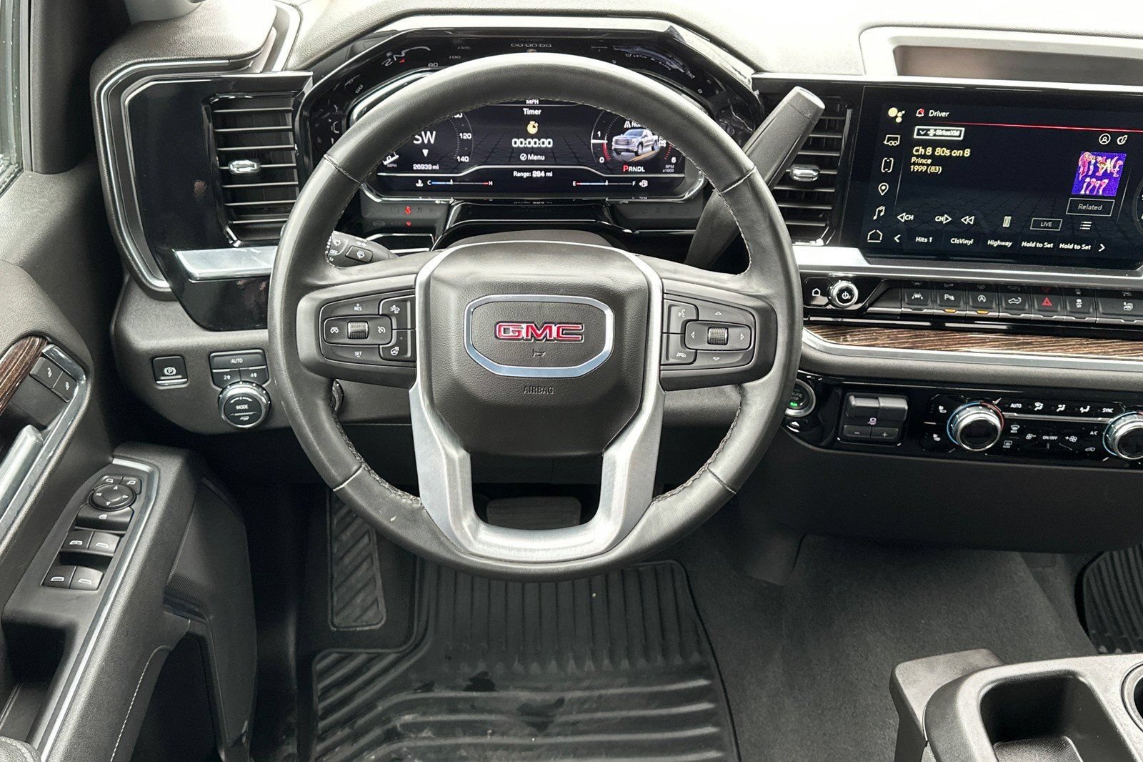 Used 2025 GMC Sierra 1500 SLE w/ Preferred Package AWD/4WD image 17