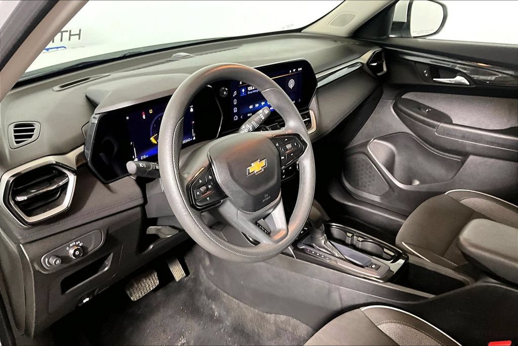 Used 2025 Chevrolet TrailBlazer LT FWD image 10