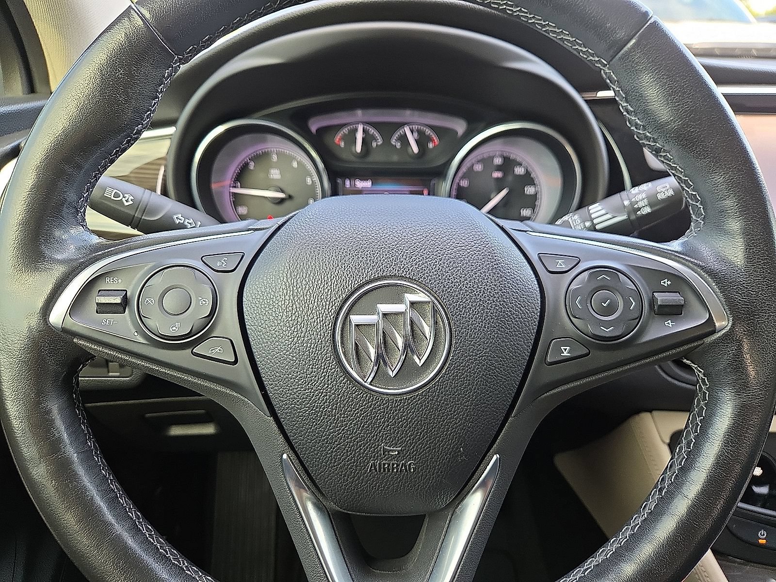 Used 2019 Buick Envision Essence FWD image 24