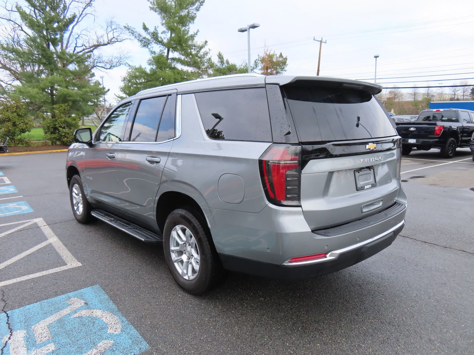 Used 2025 Chevrolet Tahoe LT image 4