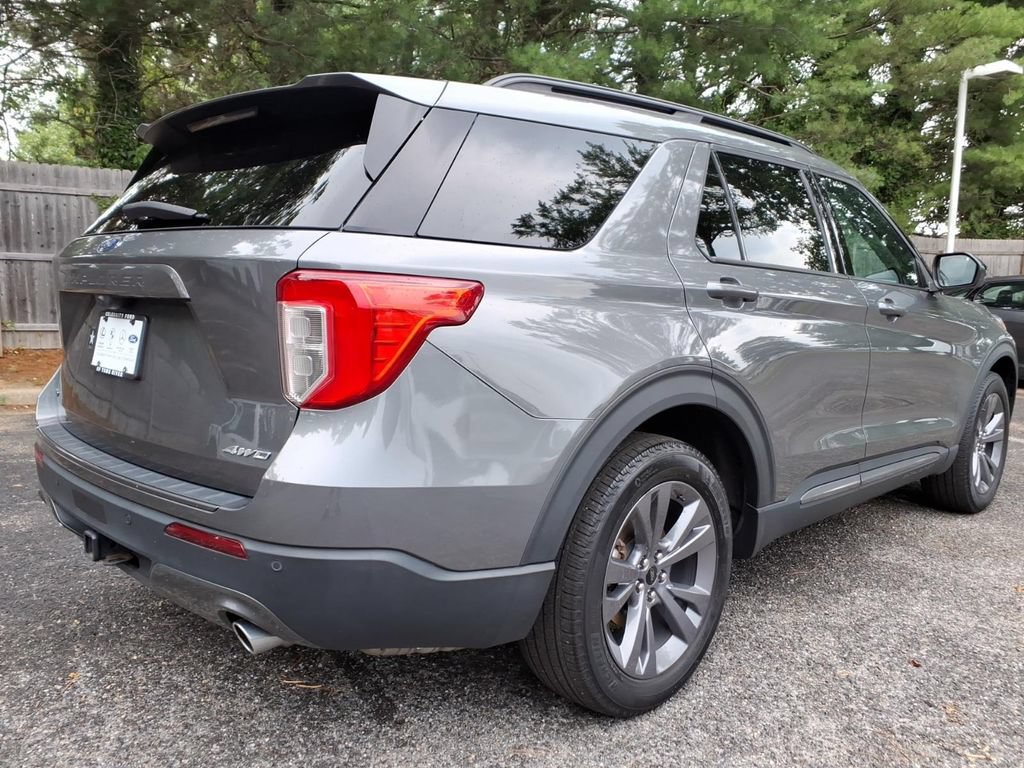 Certified 2023 Ford Explorer XLT w/ Equipment Group 202A AWD/4WD image 2