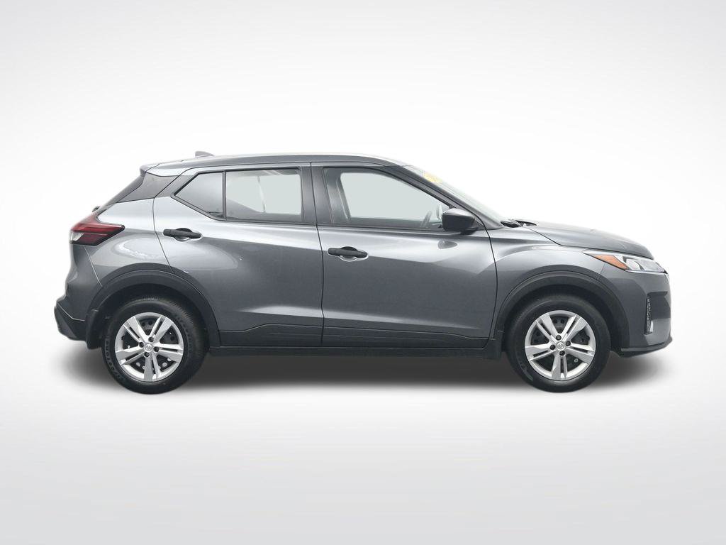 Used 2025 Nissan Kicks Play S FWD image 4