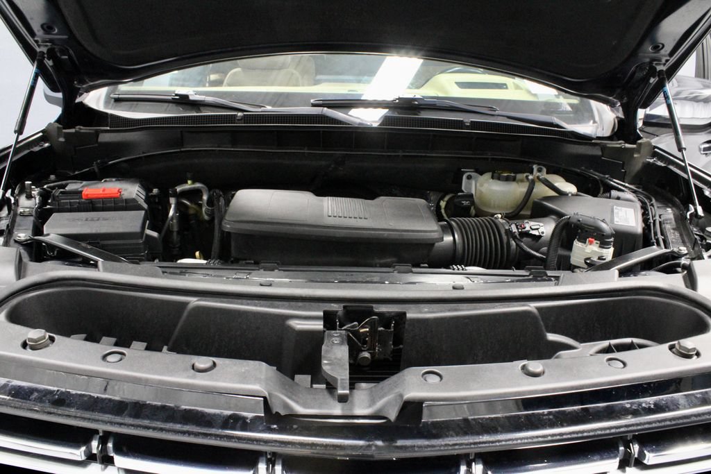 Used 2021 Chevrolet Suburban Premier w/ Premium Package AWD/4WD image 19