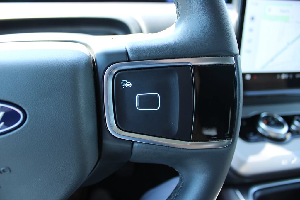 Certified 2025 Ford Expedition Active AWD/4WD image 45