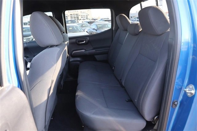 Used 2018 Toyota Tacoma TRD Off-Road image 9