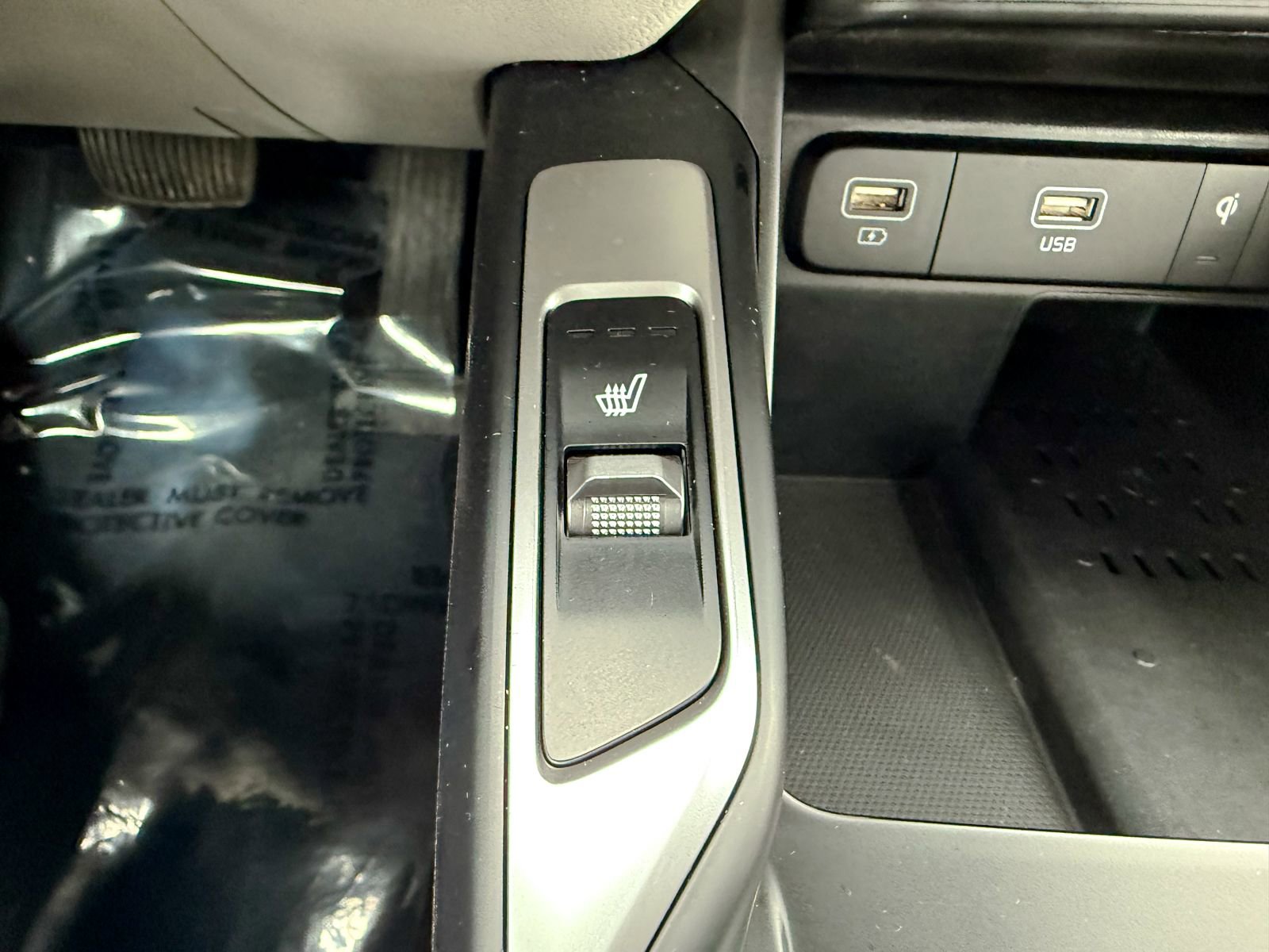 Used 2023 Kia Sorento S FWD image 32