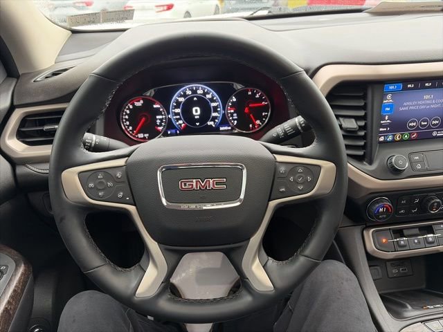 Used 2023 GMC Acadia Denali w/ Denali Technology Package image 13