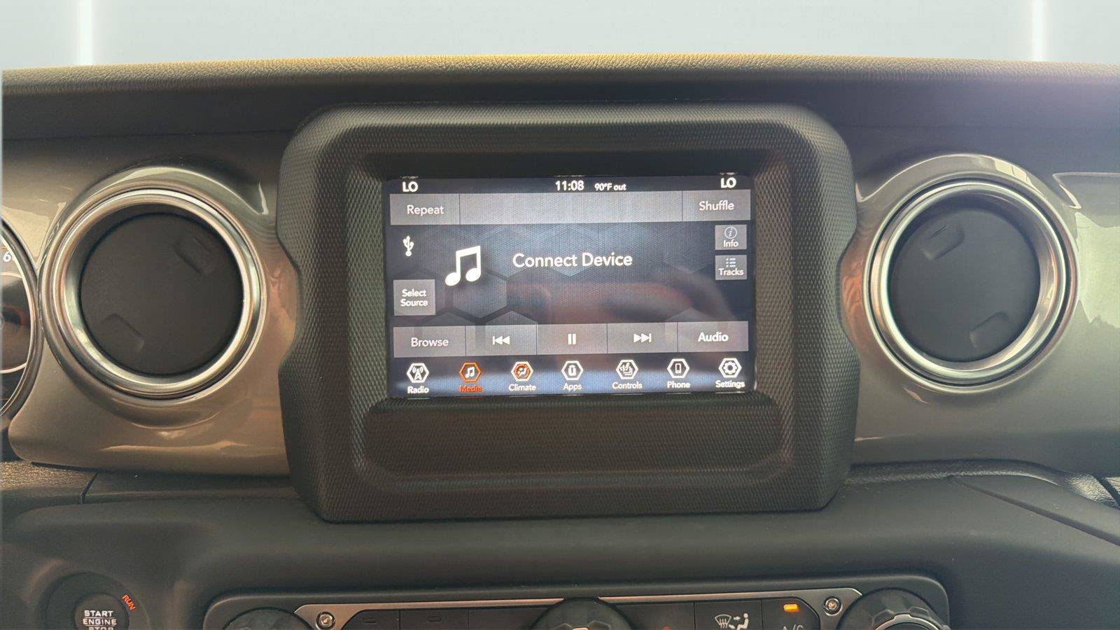 Used 2019 Jeep Wrangler Unlimited Sahara w/ Cold Weather Group AWD/4WD image 20