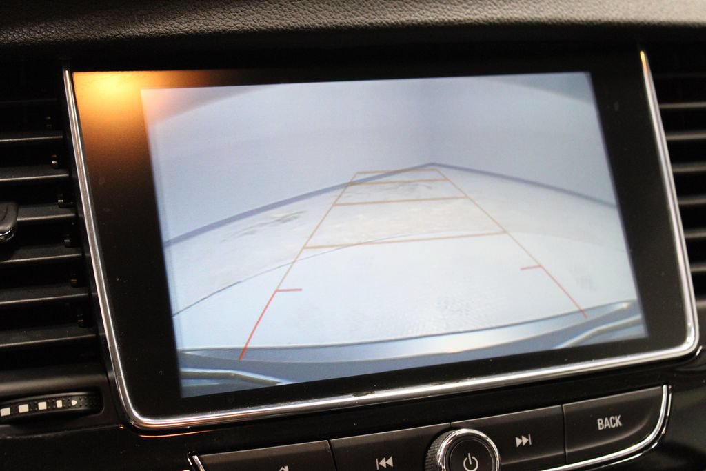 Used 2020 Buick Encore Preferred FWD image 3