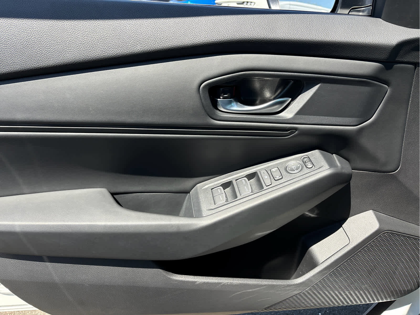 Used 2023 Honda Accord EX image 17