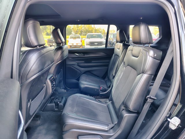 Used 2023 Jeep Grand Cherokee L Laredo AWD/4WD image 12