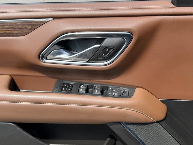 Used 2023 Chevrolet Tahoe High Country AWD/4WD image 23