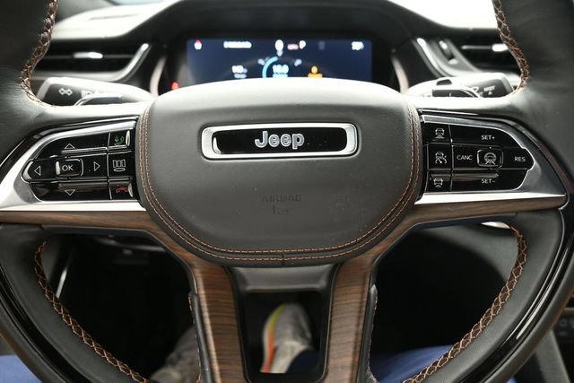 Used 2025 Jeep Grand Cherokee L Summit AWD/4WD image 17