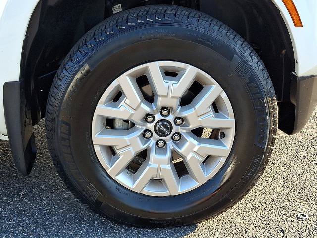 Used 2024 Nissan Frontier SV AWD/4WD image 8