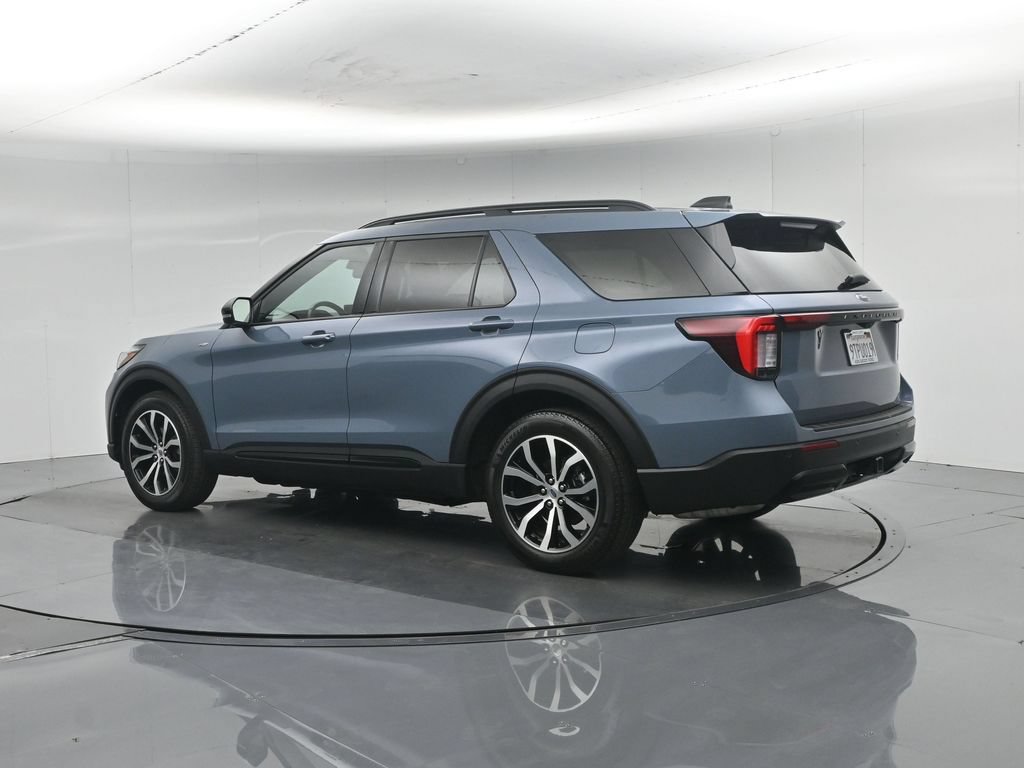 Certified 2025 Ford Explorer ST-Line w/ Premium Package RWD image 7