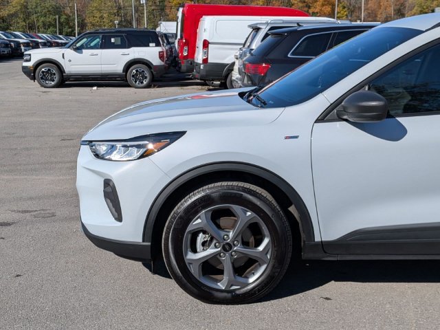 Certified 2025 Ford Escape ST-Line w/ Tech Pack #1 AWD/4WD image 22