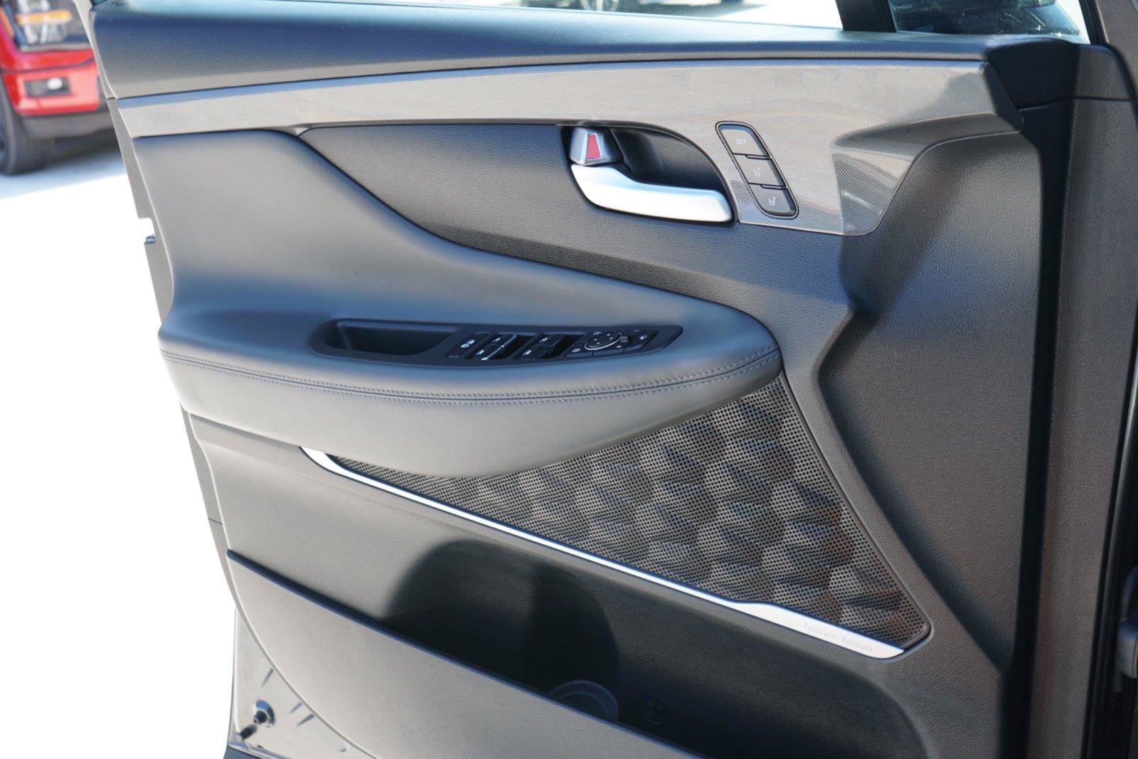 Used 2021 Hyundai Santa Fe Limited FWD image 19