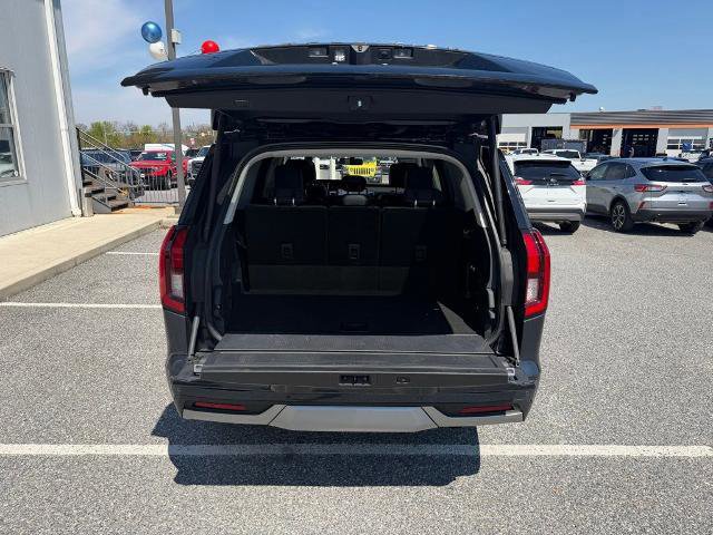 Certified 2025 Ford Expedition Platinum w/ Driver's Package image 9