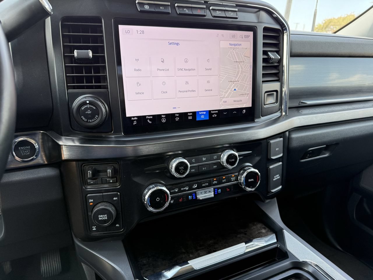 Certified 2024 Ford F250 Lariat w/ Lariat Ultimate Package AWD/4WD image 15