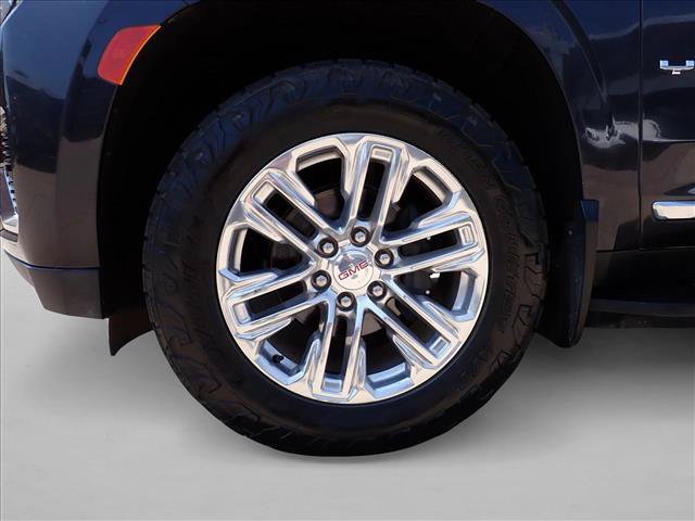 Used 2023 GMC Yukon XL SLT w/ SLT Luxury Package AWD/4WD image 7