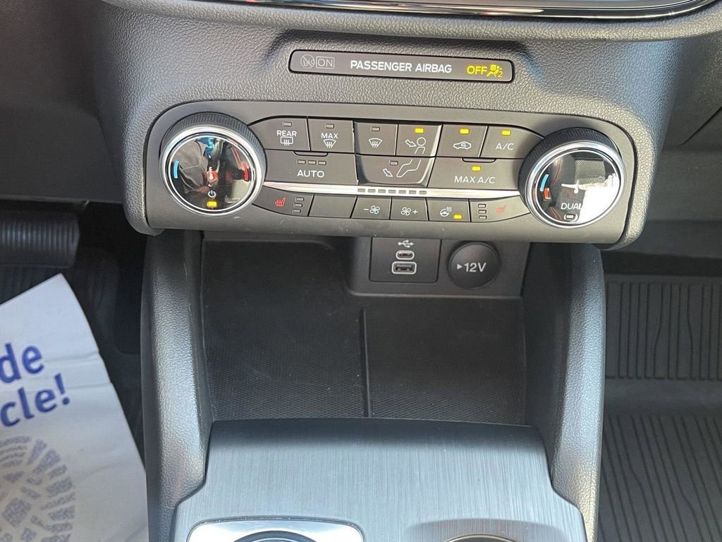 Certified 2025 Ford Escape ST-Line Elite image 33