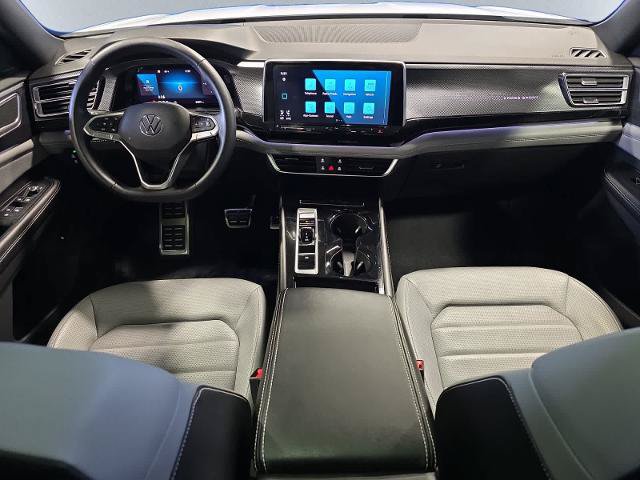 Used 2024 Volkswagen Atlas Cross Sport SEL R-Line AWD/4WD image 5