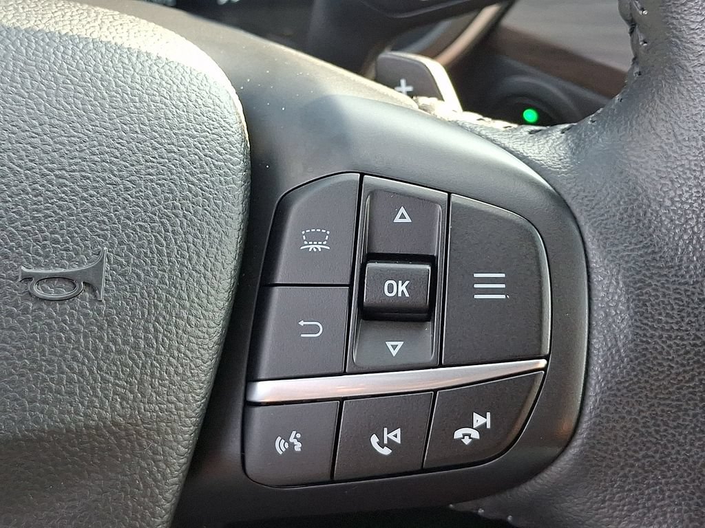 Certified 2020 Ford Escape Titanium AWD/4WD image 23