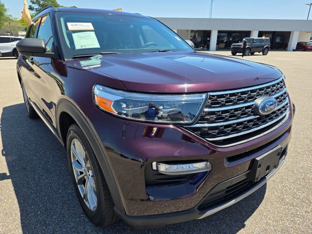 Certified 2023 Ford Explorer XLT w/ Equipment Group 202A AWD/4WD image 2