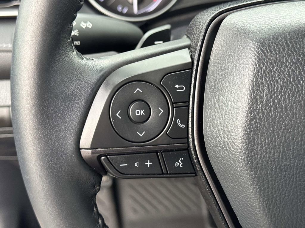 Used 2023 Toyota Camry SE image 10