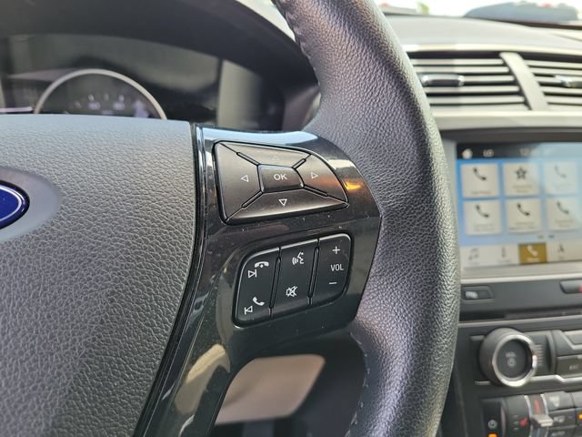 Certified 2018 Ford Explorer XLT w/ Equipment Group 202A FWD image 27