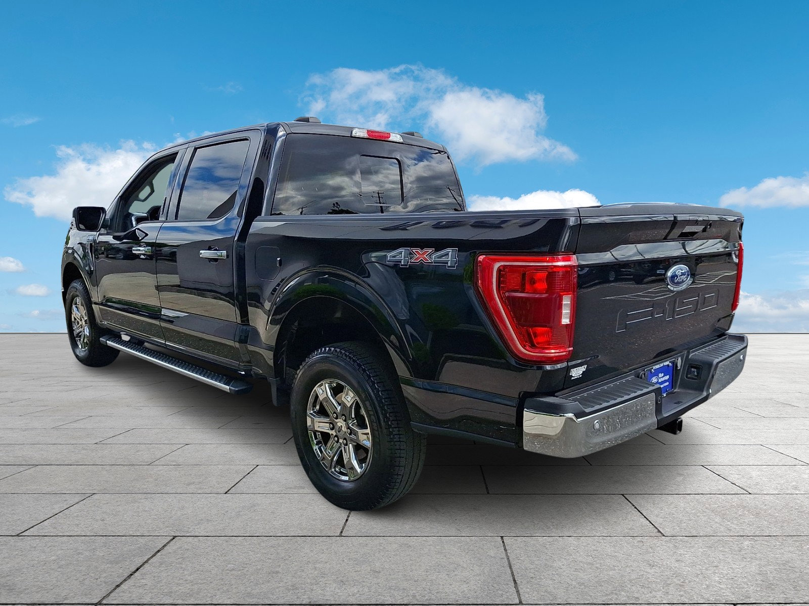 Certified 2023 Ford F150 XLT w/ Equipment Group 302A High AWD/4WD image 4