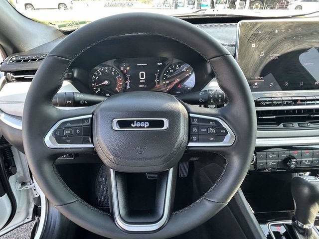 Used 2026 Jeep Compass Limited AWD/4WD image 7
