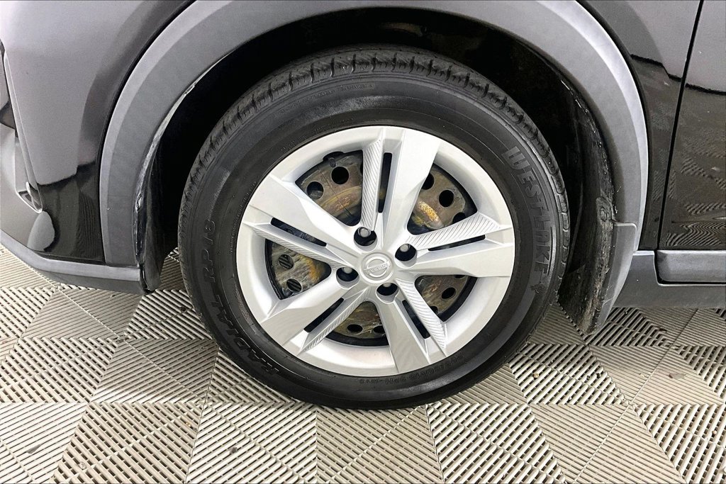 Used 2021 Nissan Kicks S FWD image 7