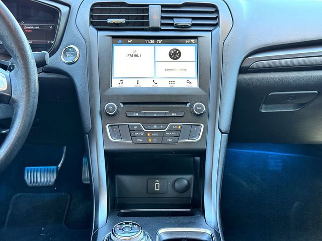 Certified 2018 Ford Fusion SE w/ Equipment Group 201A image 26