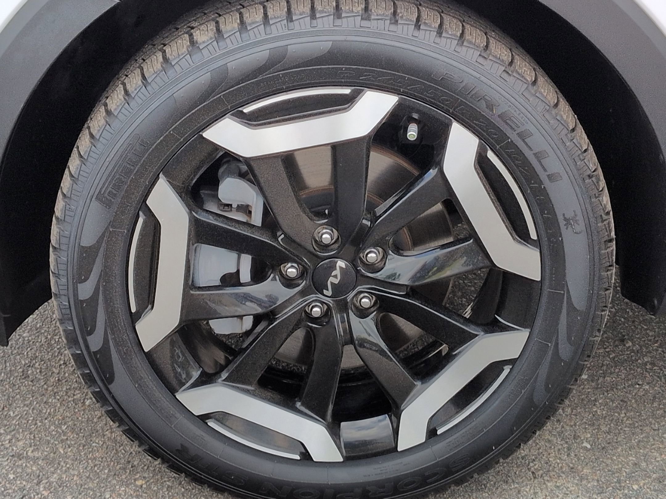 Used 2024 Kia Telluride EX w/ EX Captain's Chair Package FWD image 11