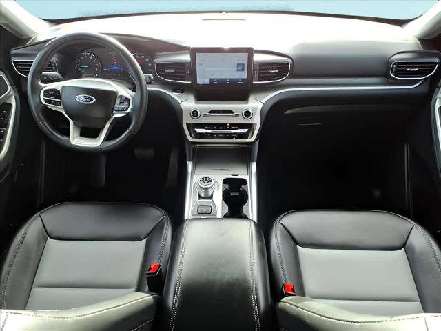 Certified 2022 Ford Explorer XLT w/ Equipment Group 202A image 16