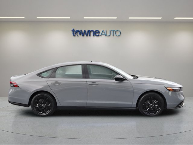 Used 2025 Honda Accord SE image 6